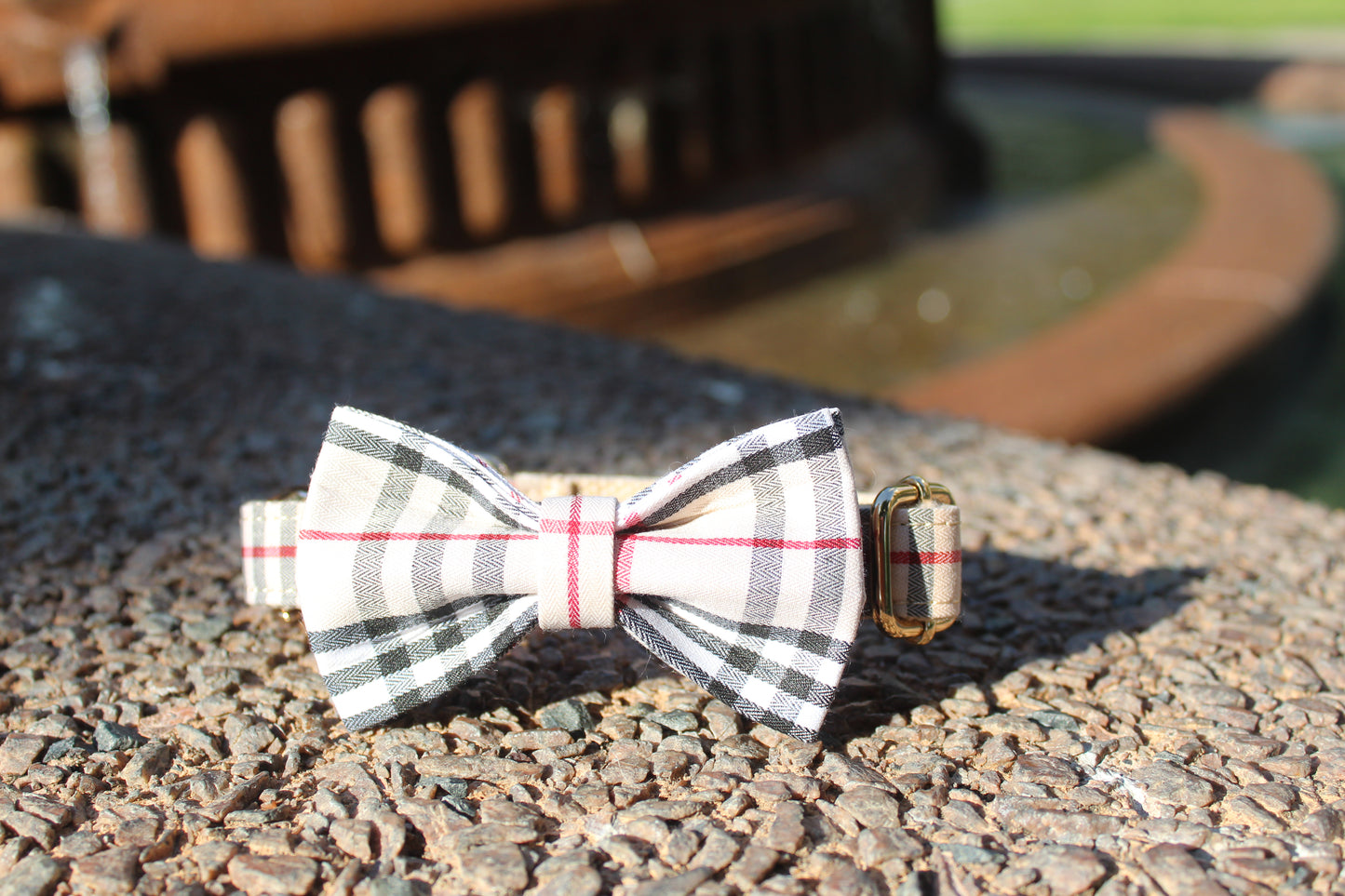 Classic Dog Collar & Bowtie Set – Khaki Plaid