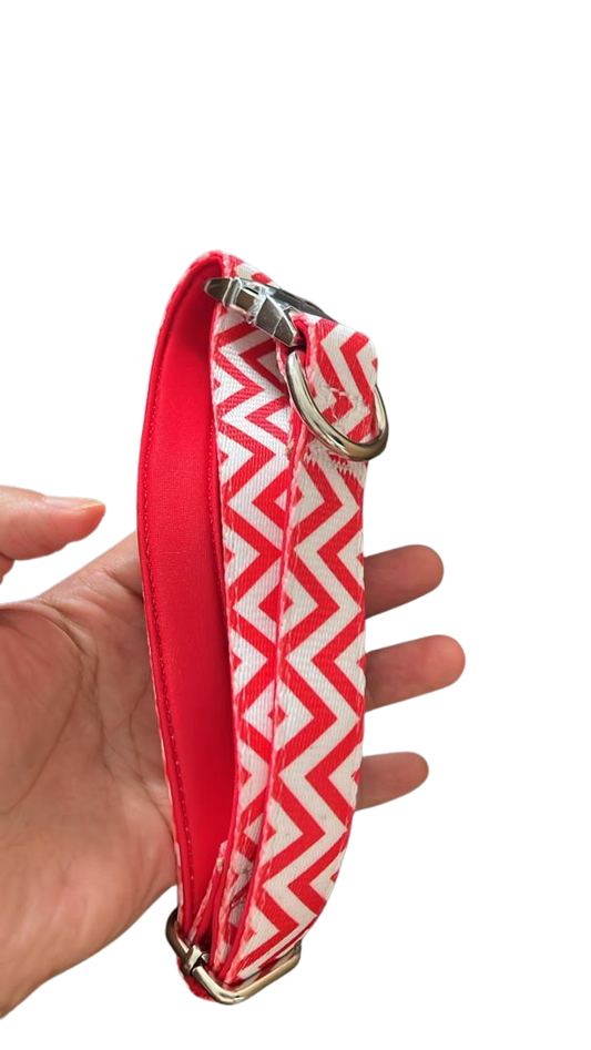 Crimson Collar (M)