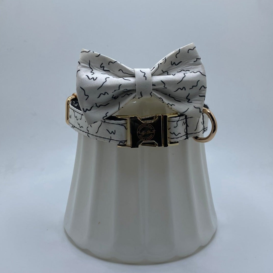 The Flying Writing Bow Tie & Collar Set