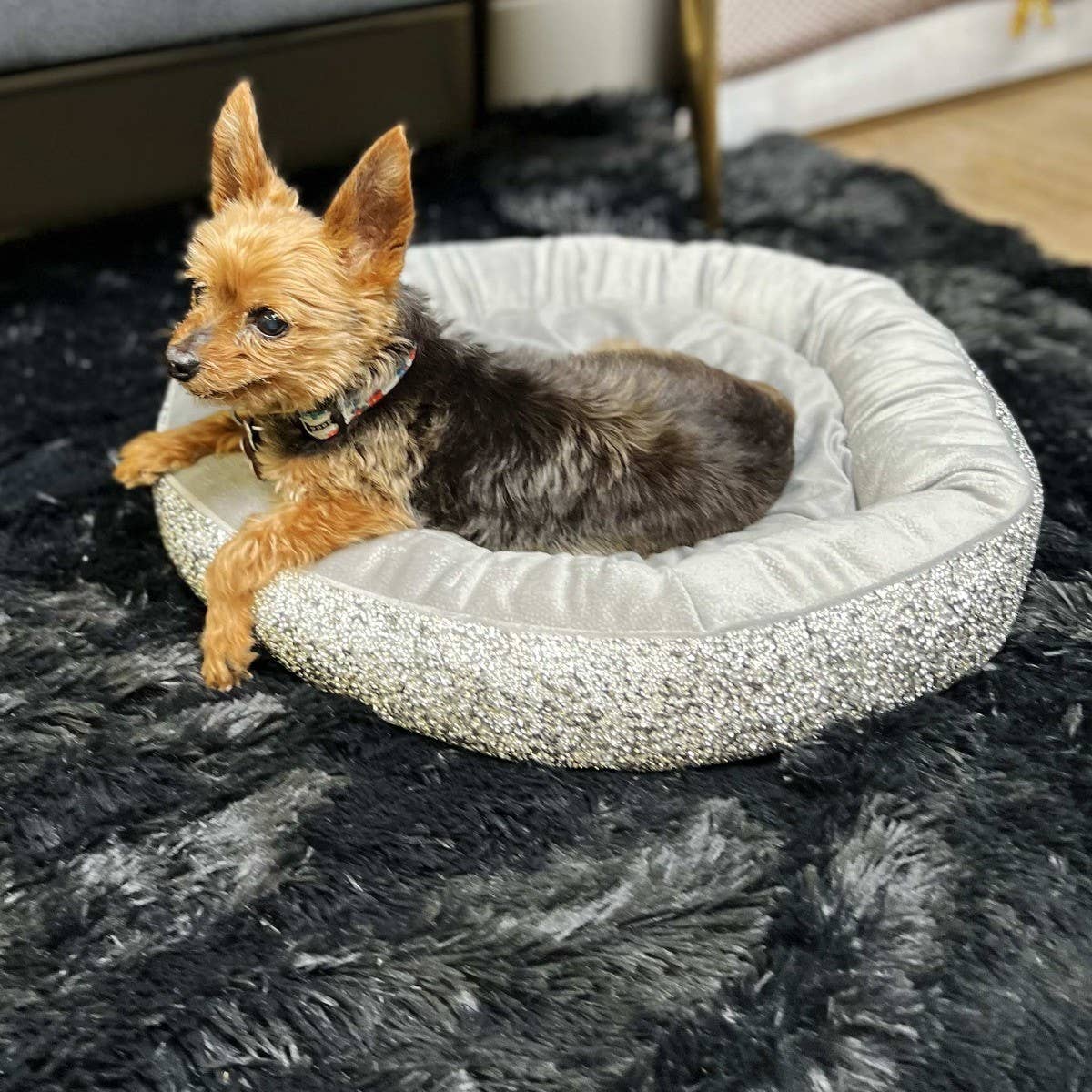 Silver Round Pet Bed: Small 20"